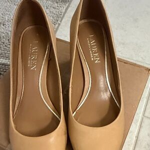 Lauren Ralph Lauren Camel/Tan Leather Round-Toe Pumps
